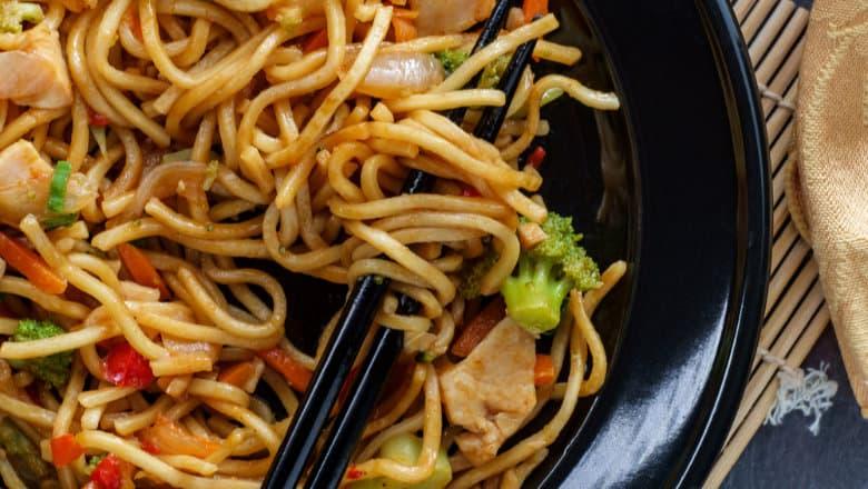 The Real Food Academy Miami chicken lo mein recipe. 