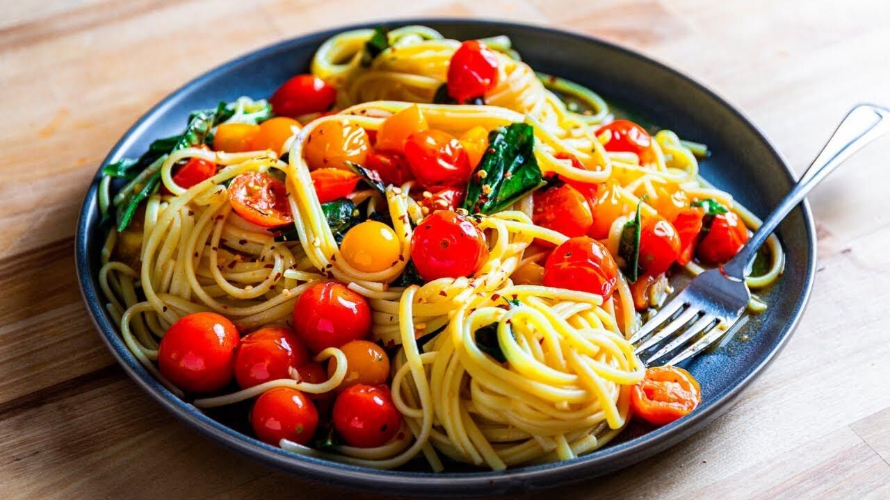 The Real Food Academy Miami's pappardelle with fresh tomatoes, garlic, basil, & olive oil recipe.