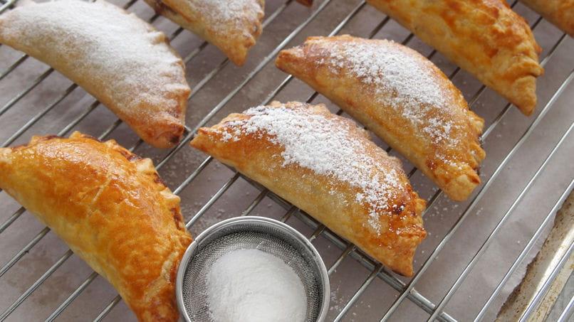 The Real Food Academy's baked apple cinnamon empanadas recipe.